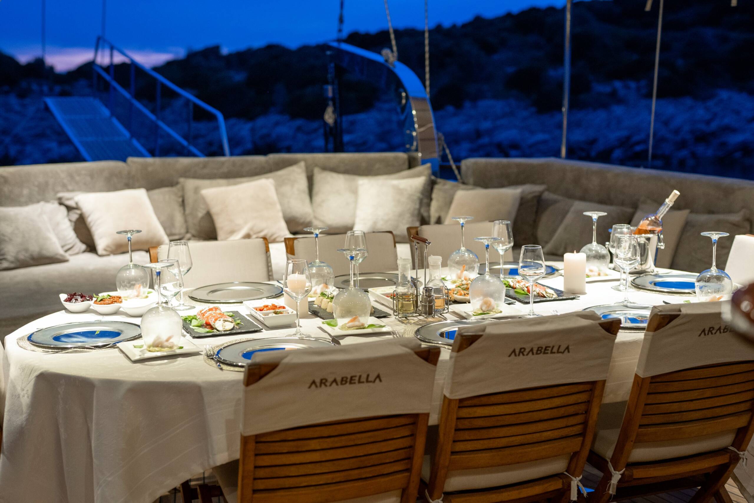 
								Arabella full									