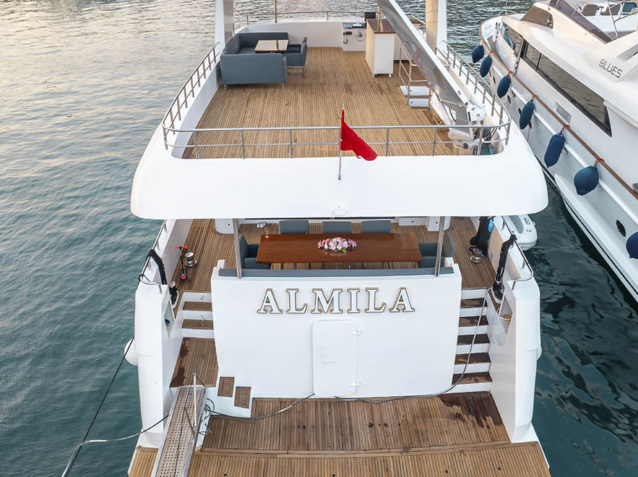 
								My Almila full									
