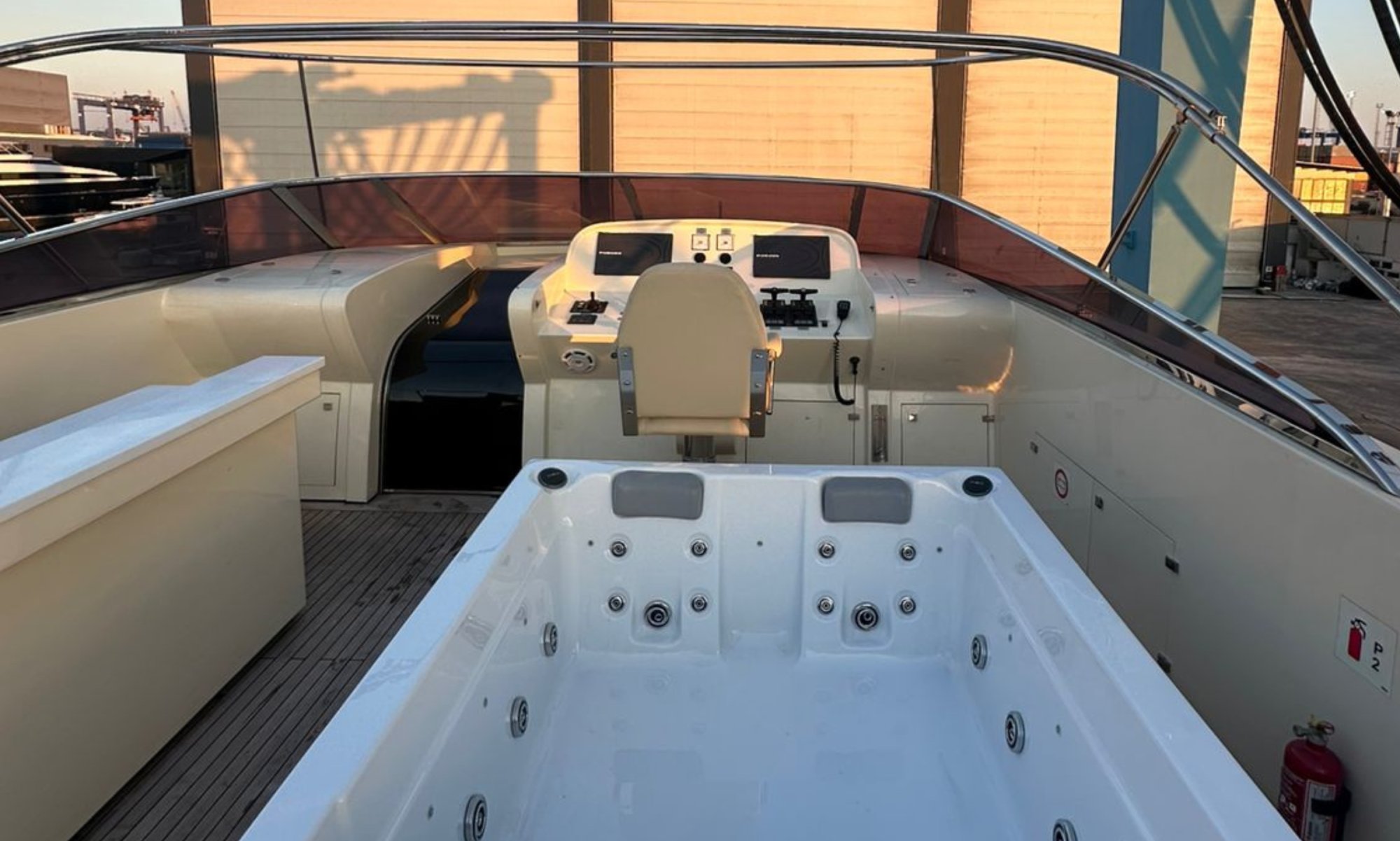 
								M/Y Riva full									