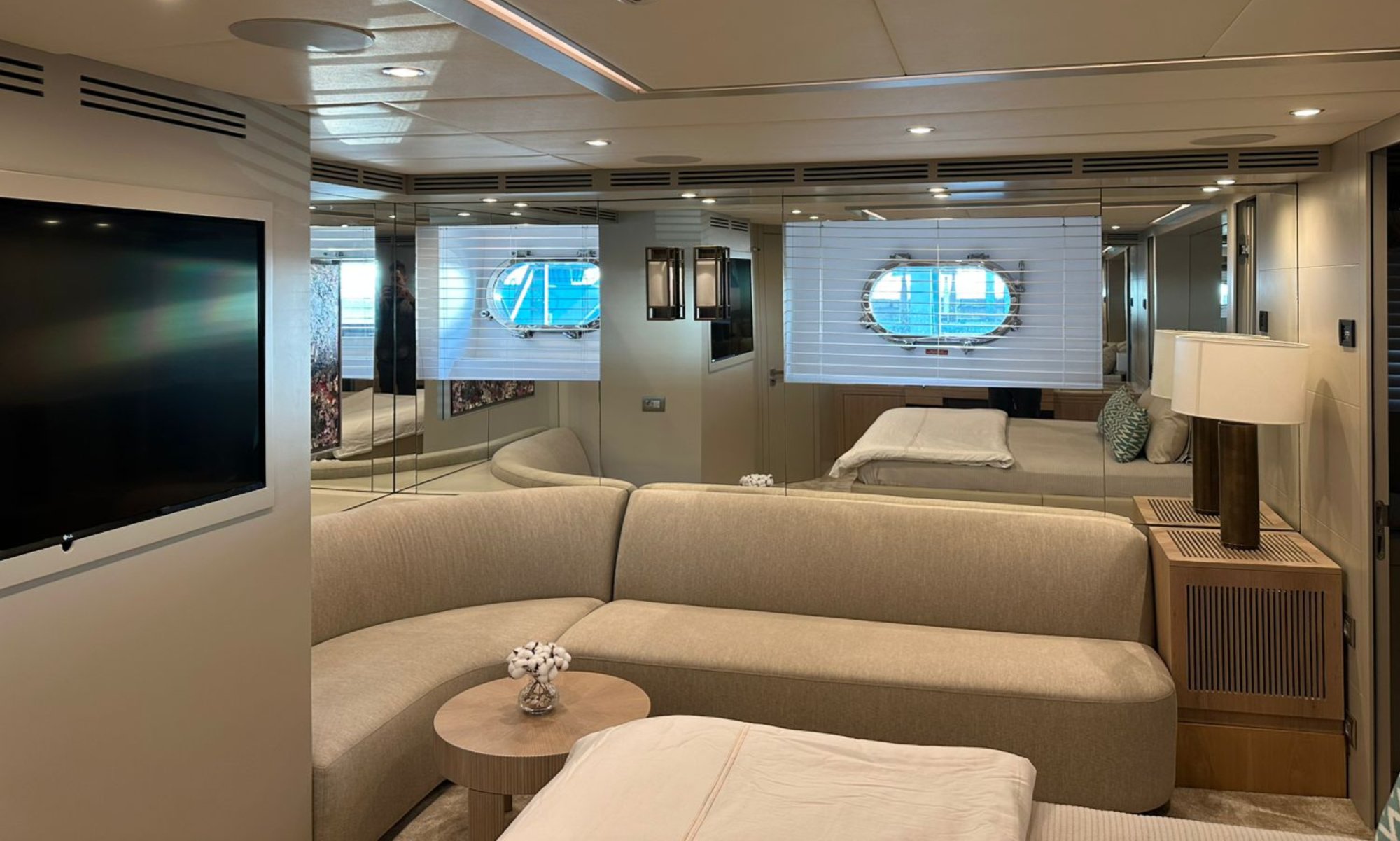 
								M/Y Riva full									